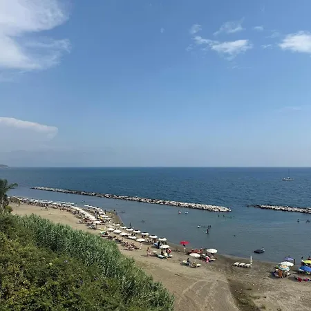 ベッド・アンド・ブレックファスト Bella Mare -